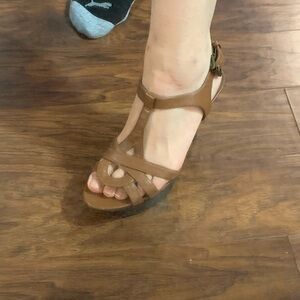 BCBGeneration leather strappy platform heels brown sz 6.5 VGUC